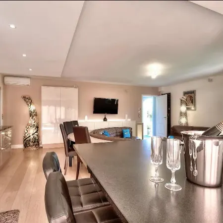 Lovely And Spacious Groundfloor With Pool * Antibes