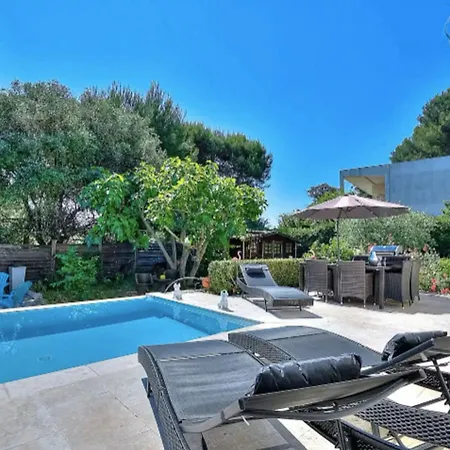 Ferienhaus Lovely And Spacious Groundfloor With Pool Antibes